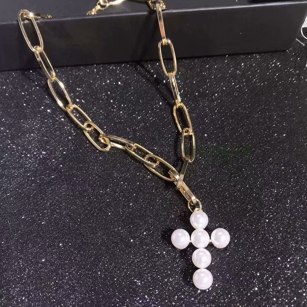Imitation Pearls Choker