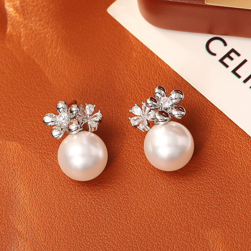 Flower Pearl Stud