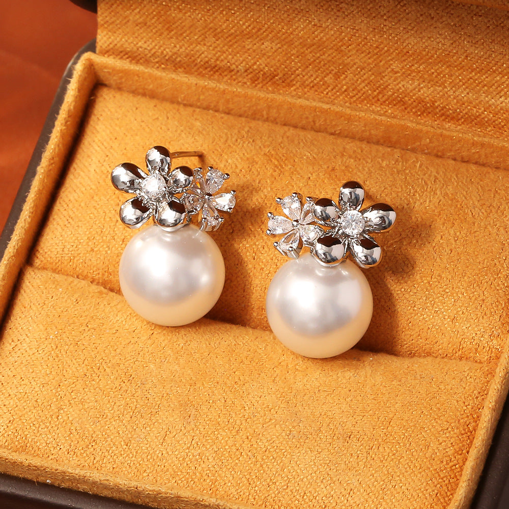 Flower Pearl Stud